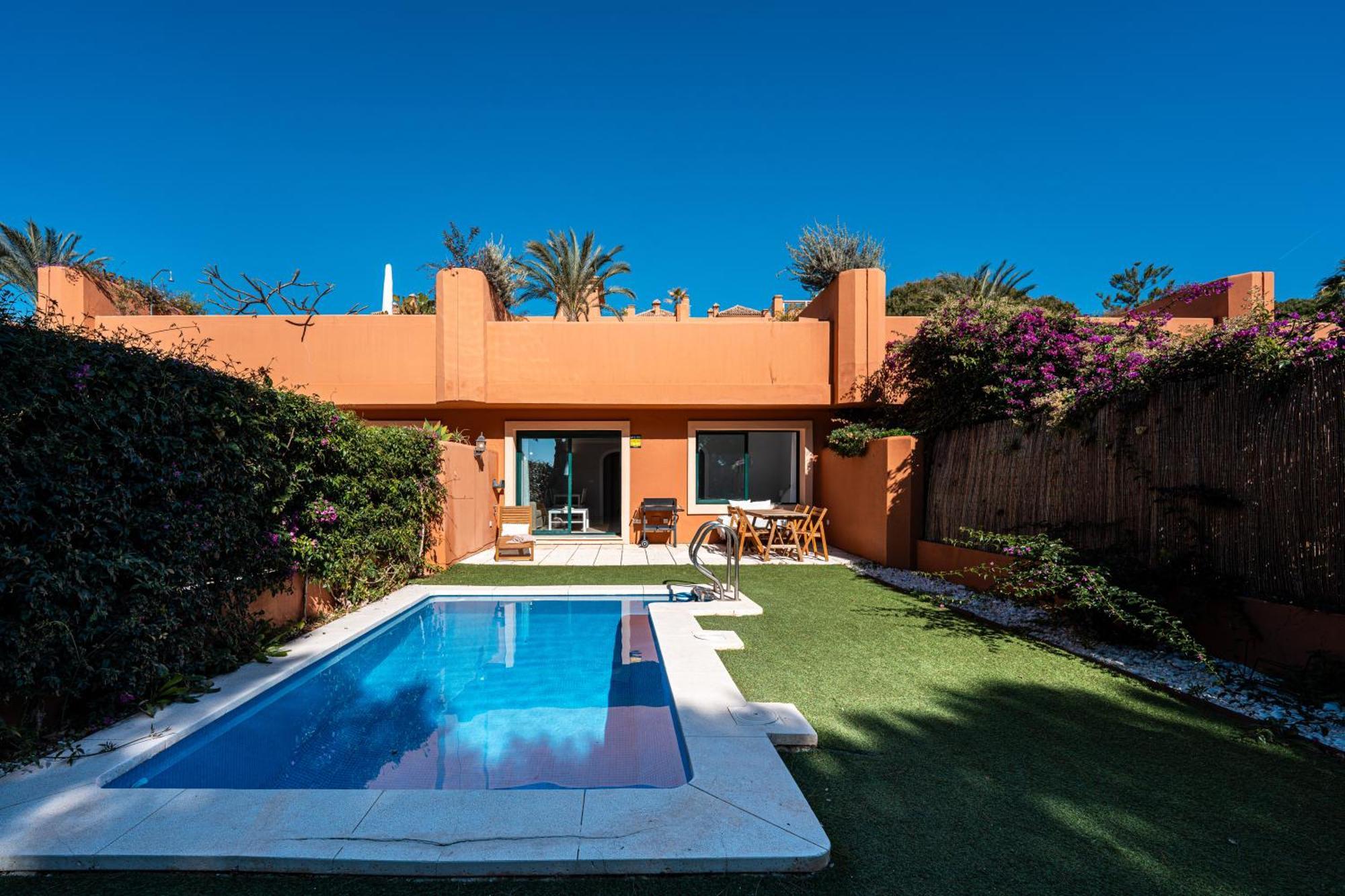 Apartamento Retreat: Private Pool & Frontline Golf